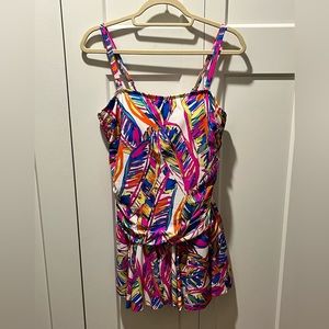 VENUS SKIRTED BANDEAU NWT ONE-PIECE BRIGHT PALM SWIMWEAR. TWIRLY DROP-WAIST